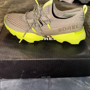 Kinetic Impact Lace Sorel women’s size 6.5